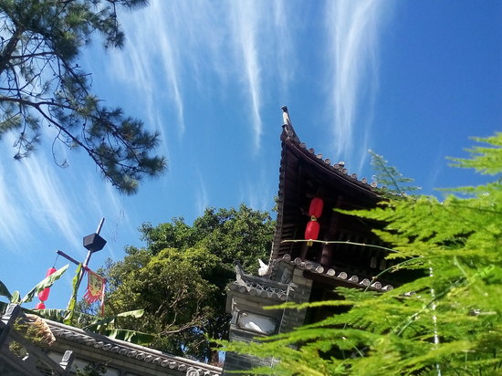 在東山草原 感受一段放牧時光：這是騰沖離天空最近的地方